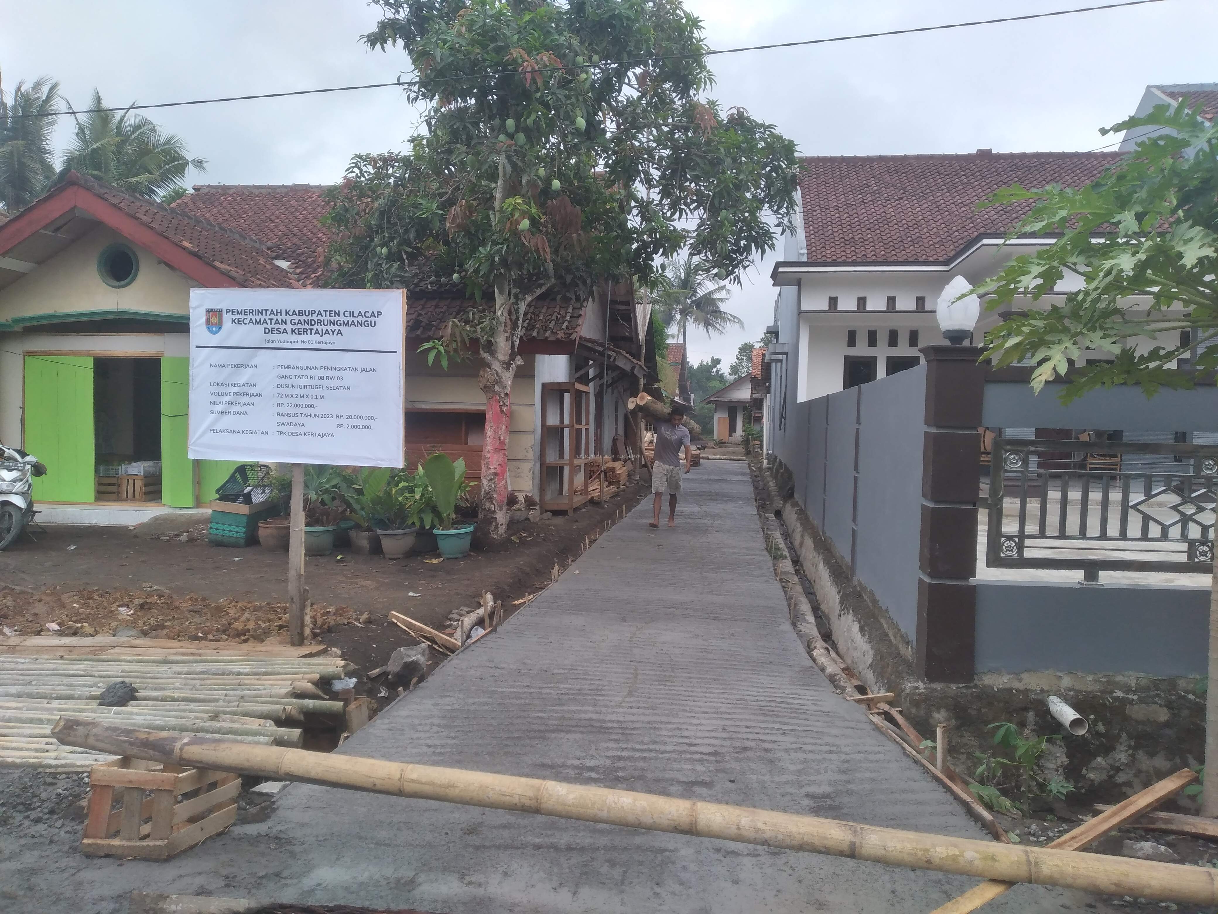 PENINGKATAN JALAN GANG TATO RT 08 RW 03